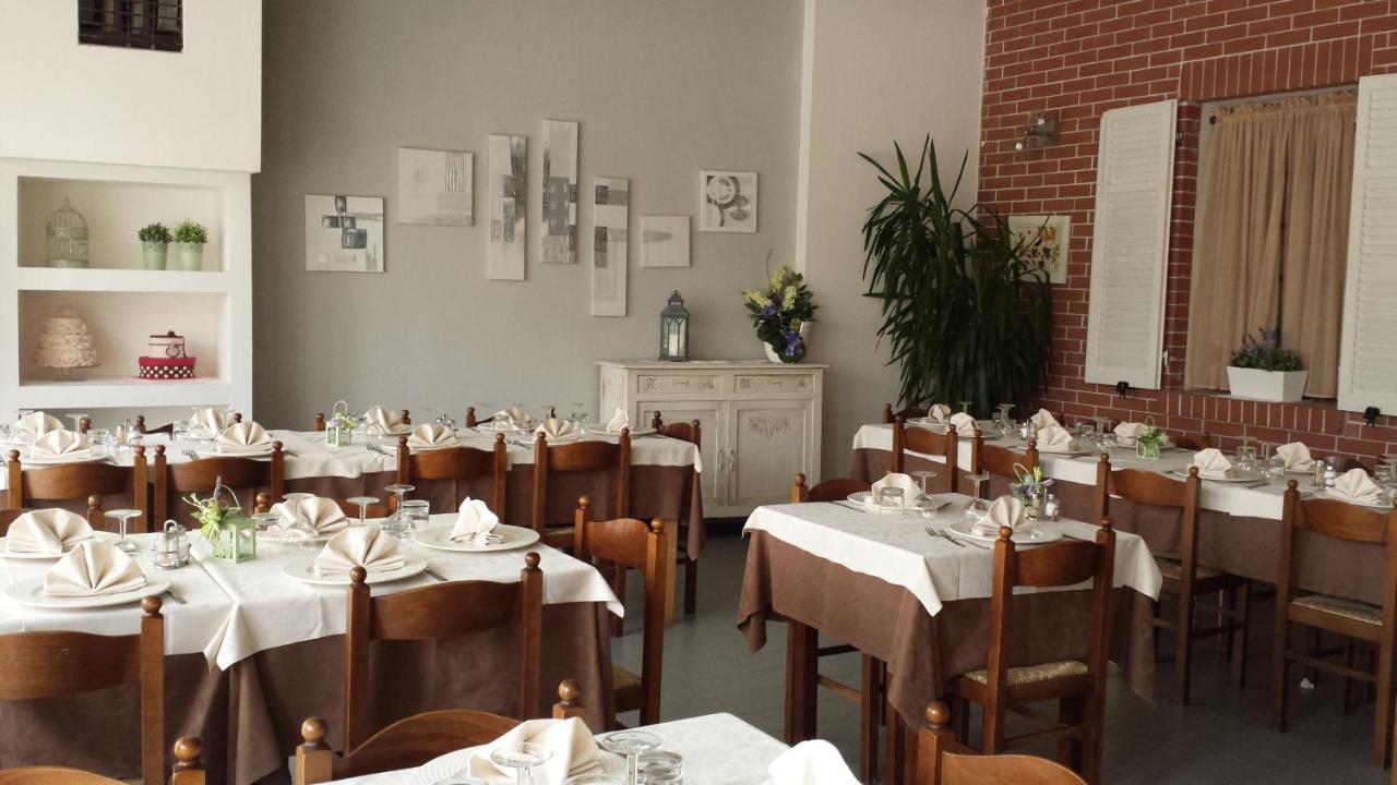 Albergo Ristorante Da Tunon Oviglio Eksteriør billede